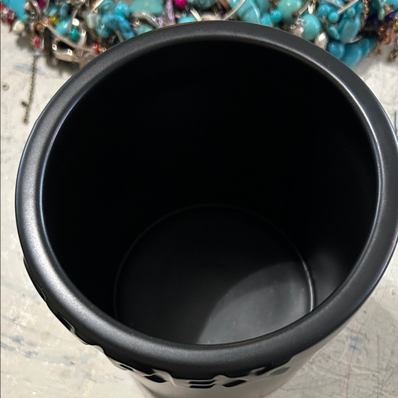 Pyrex Matte Black Storage Jar - Picture 5 of 5